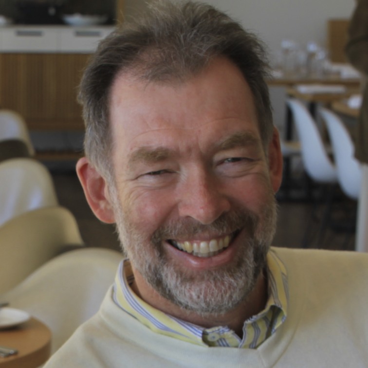 Associate Professor Les Barnsley